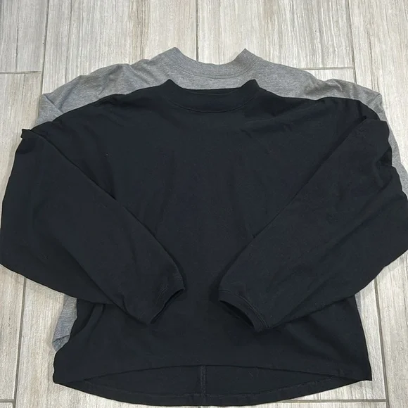 2 Aerie Cozy Mockneck Long Sleeve Tops - Picture 8 of 9